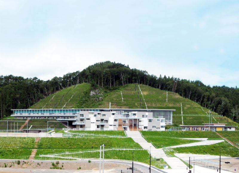 釜石市立釜石東中学校・鵜住居小学校01