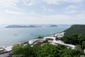 ⾼松市屋島⼭上交流拠点施設やしまーる遠景01